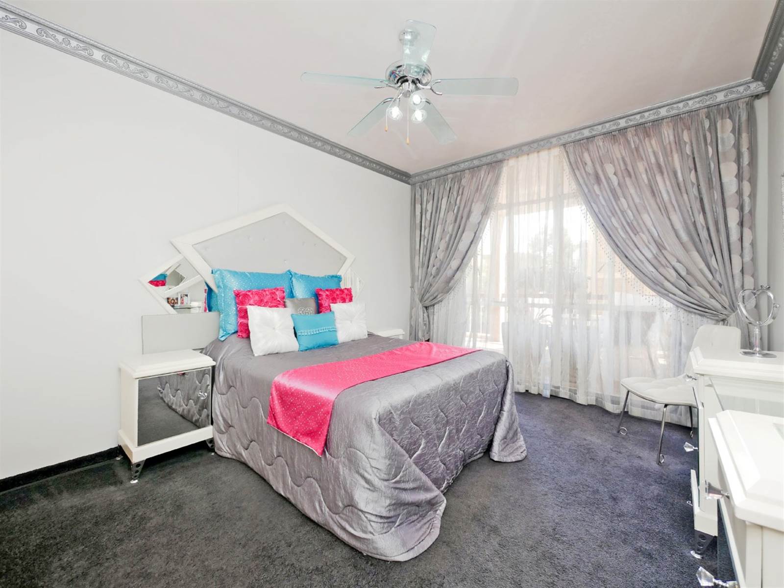 3 Bed Flat in Parktown photo number 15