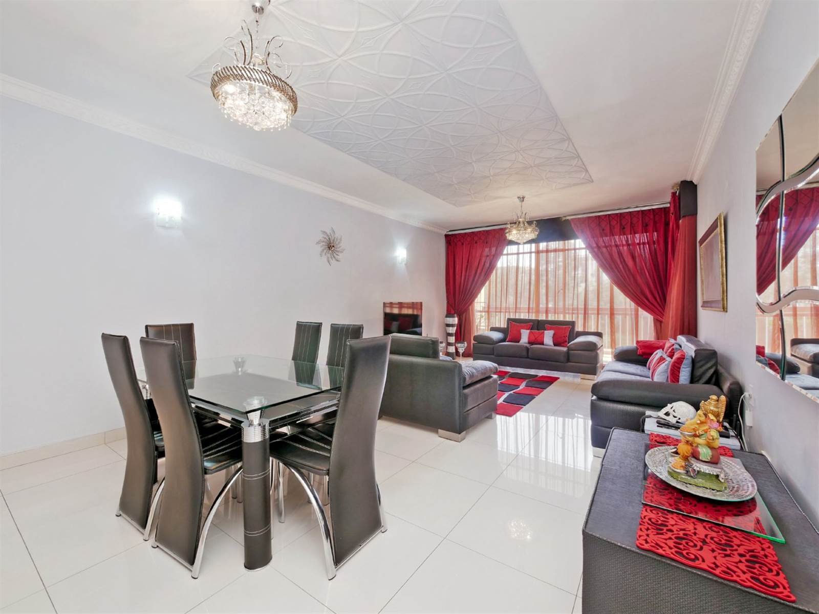 3 Bed Flat in Parktown photo number 6