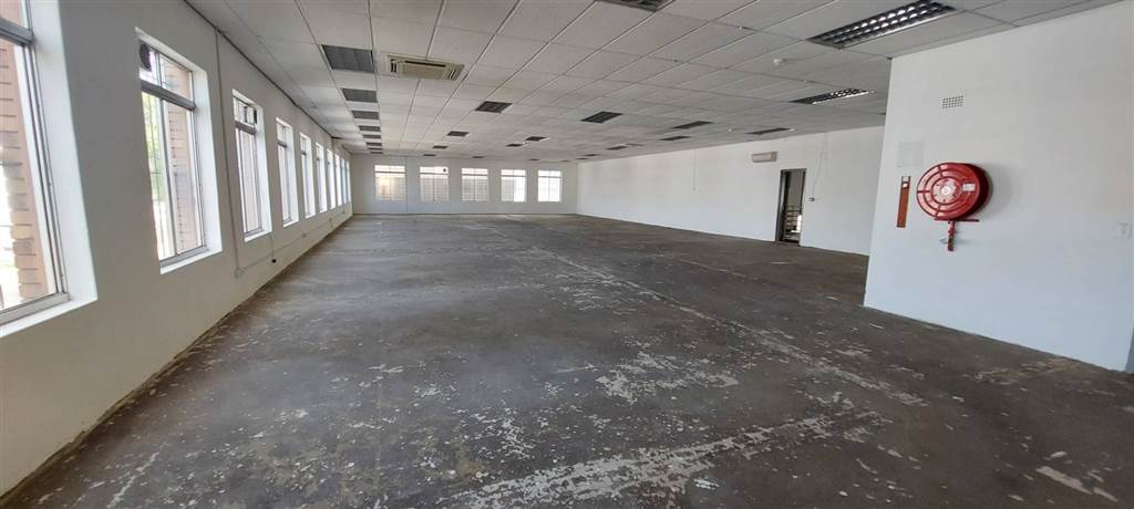 3302  m² Commercial space in Spartan photo number 25