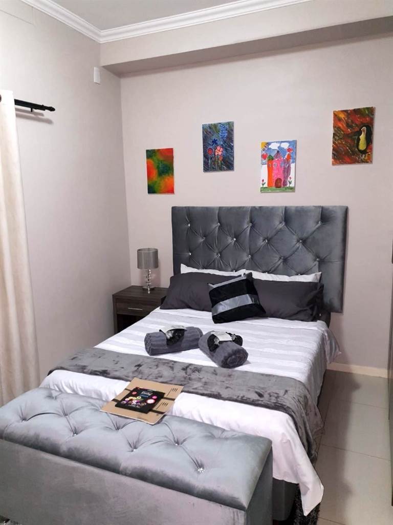 2 Bed Apartment in Umhlanga Ridge photo number 13