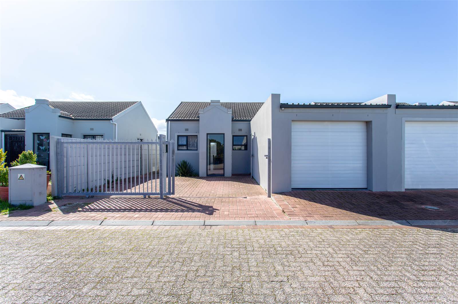 2 Bed House in Muizenberg photo number 1