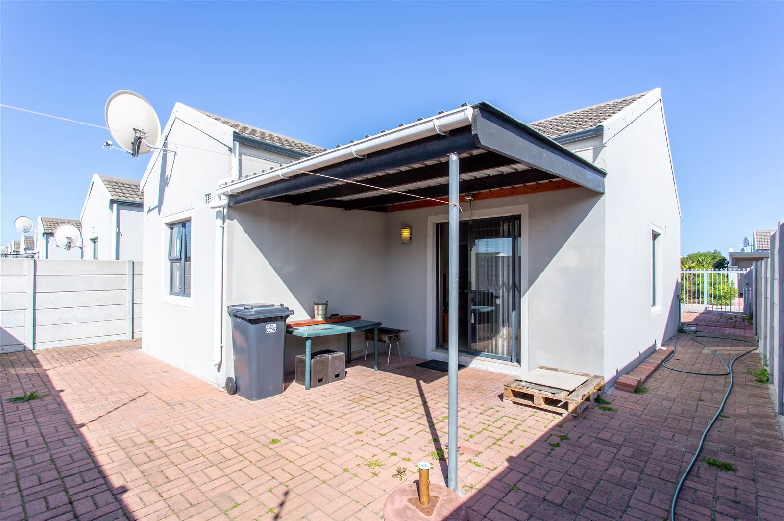 2 Bed House in Muizenberg photo number 8
