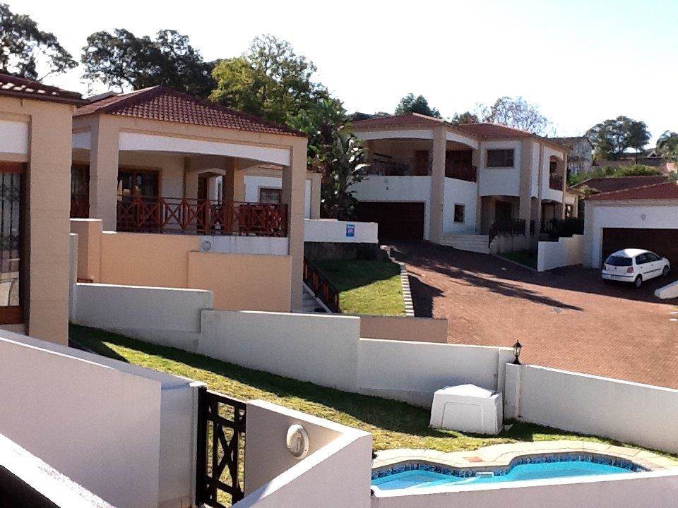 3 Bed Townhouse in Uvongo photo number 23