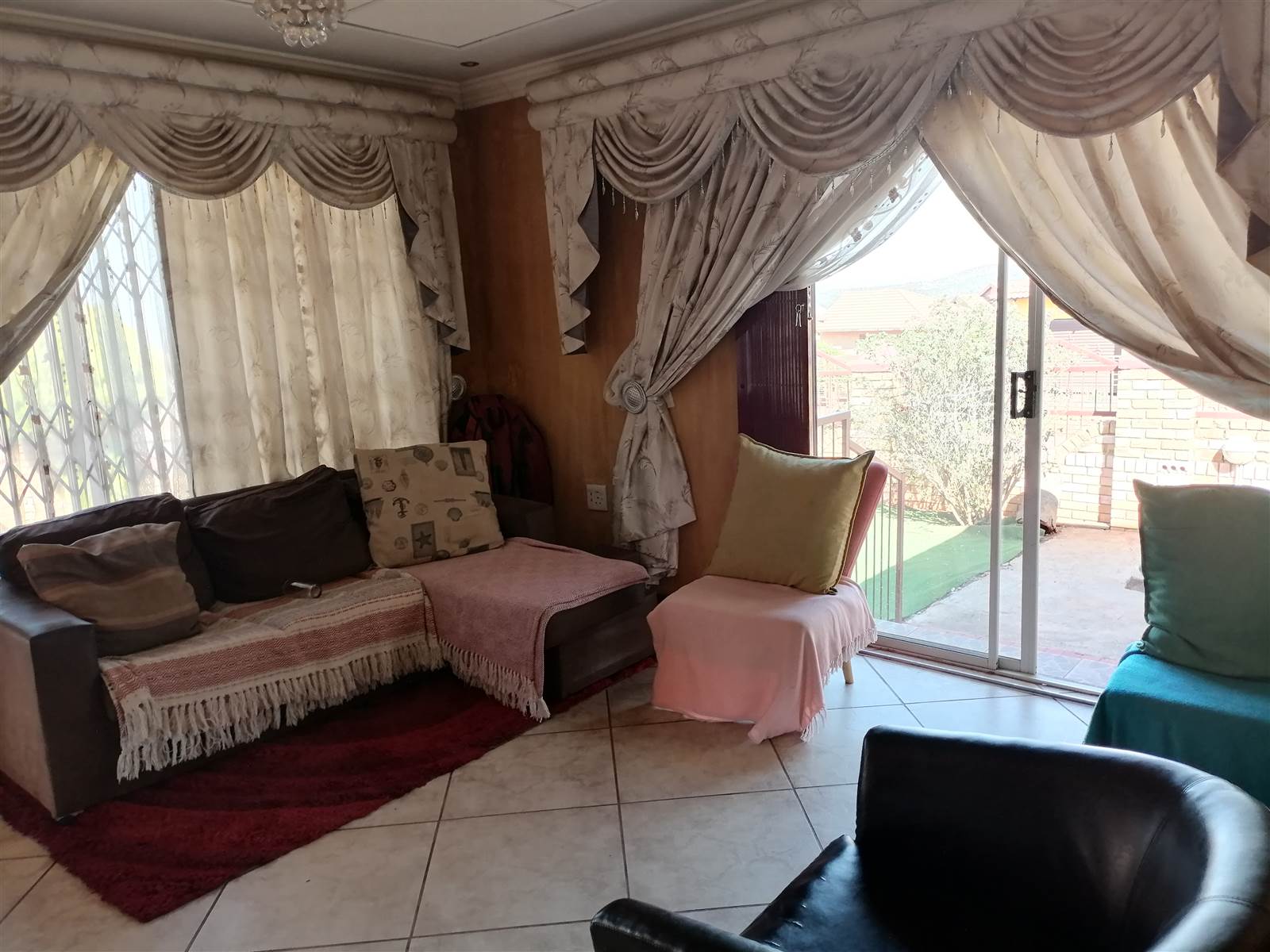 3 Bed House in Tlhabane photo number 8
