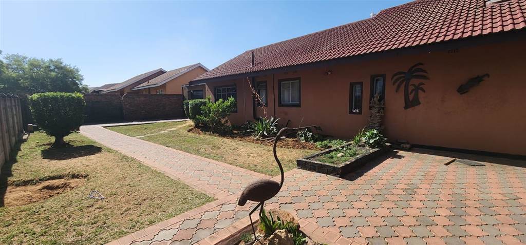 4 Bed House in Kriel photo number 5