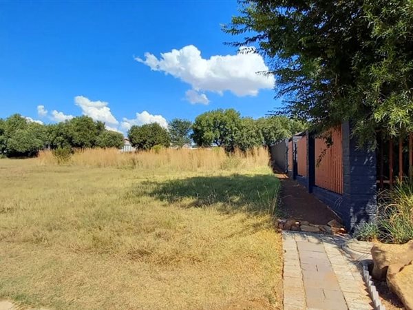 875 m² Land available in Vaal Marina
