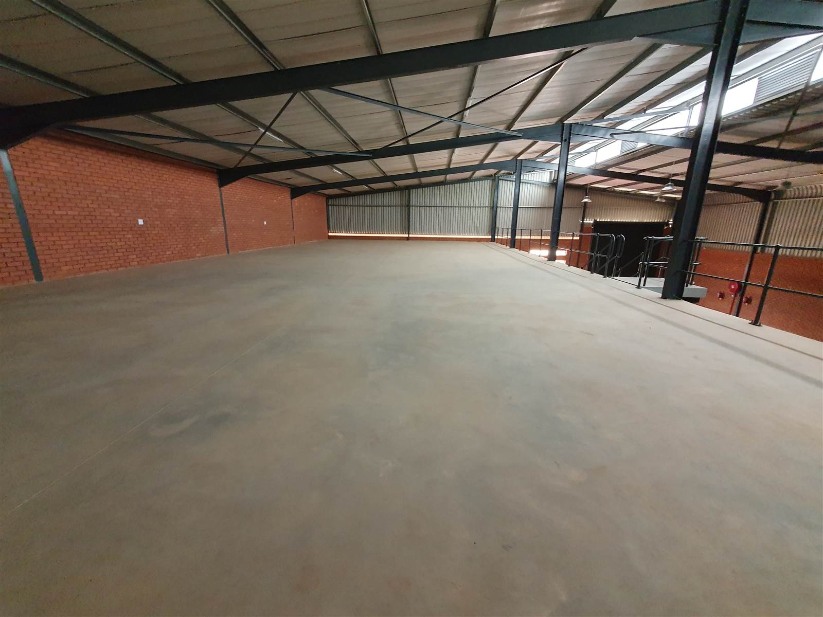 1303  m² Industrial space in Aeroton photo number 6