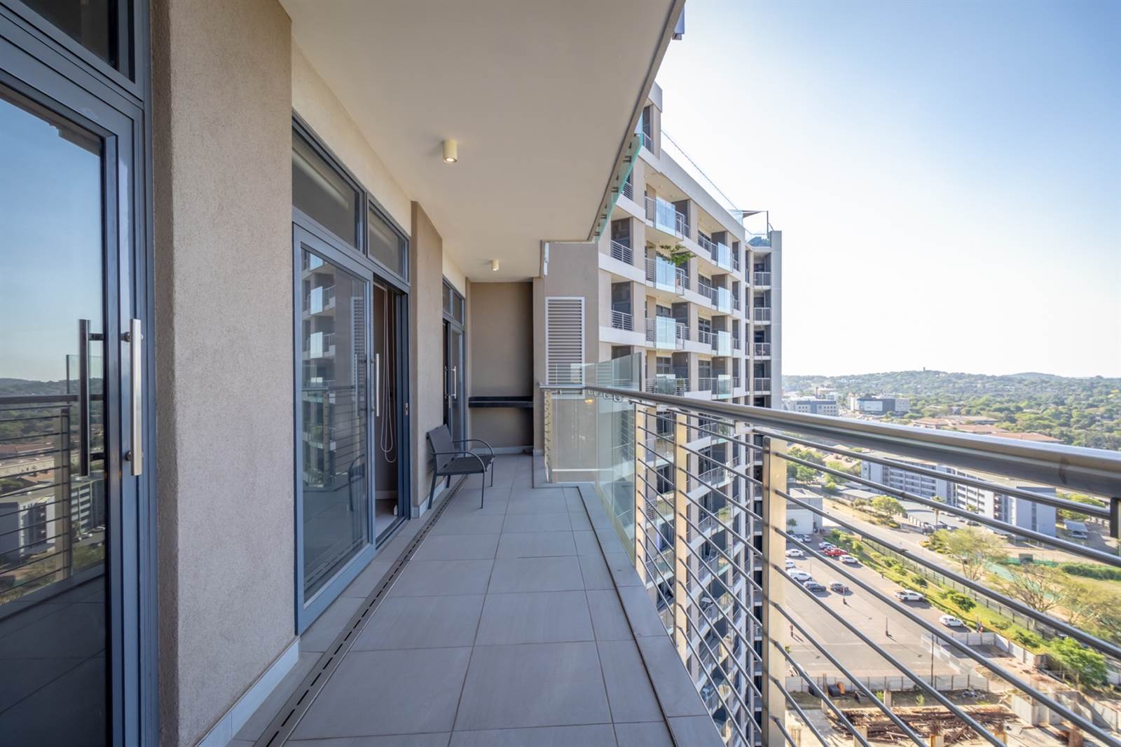 2 Bed Apartment in Menlyn photo number 17