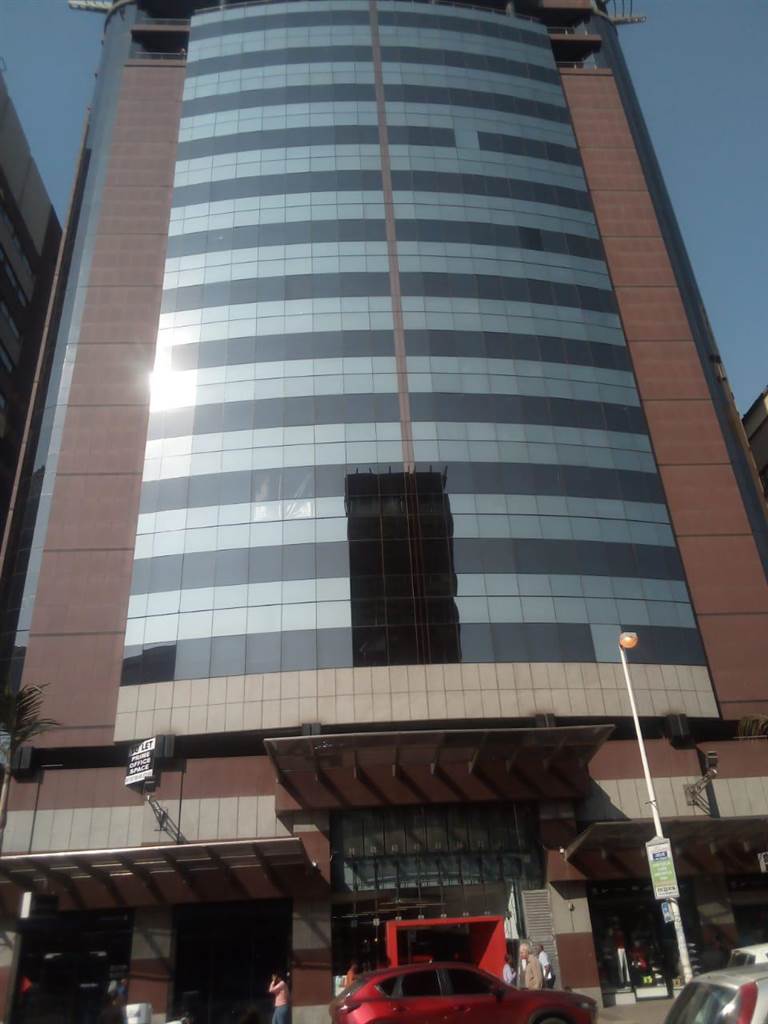 154  m² Commercial space in Durban CBD photo number 1