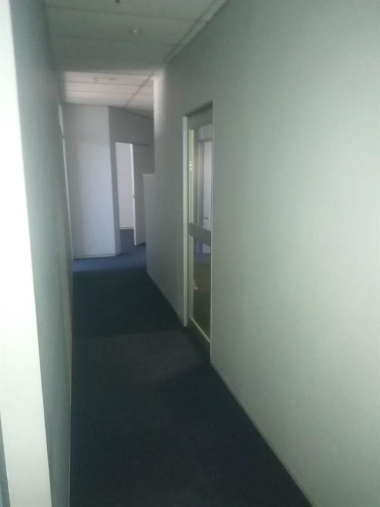 154  m² Commercial space in Durban CBD photo number 12