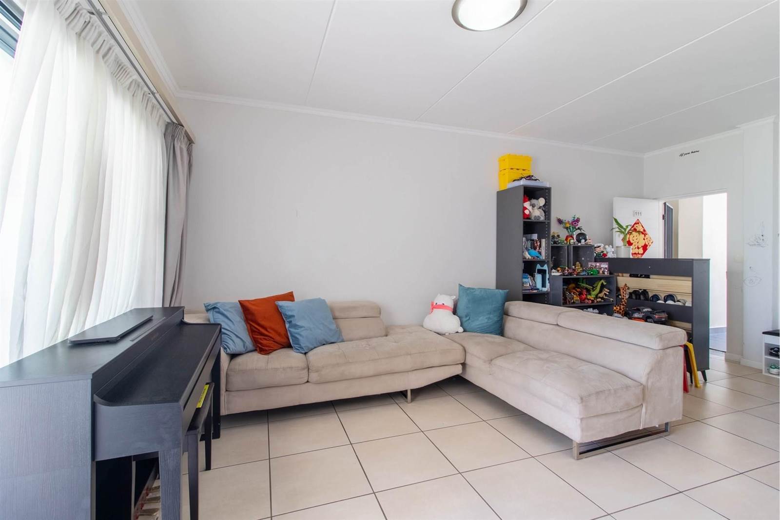3 Bed Apartment in Greenstone Hill photo number 5