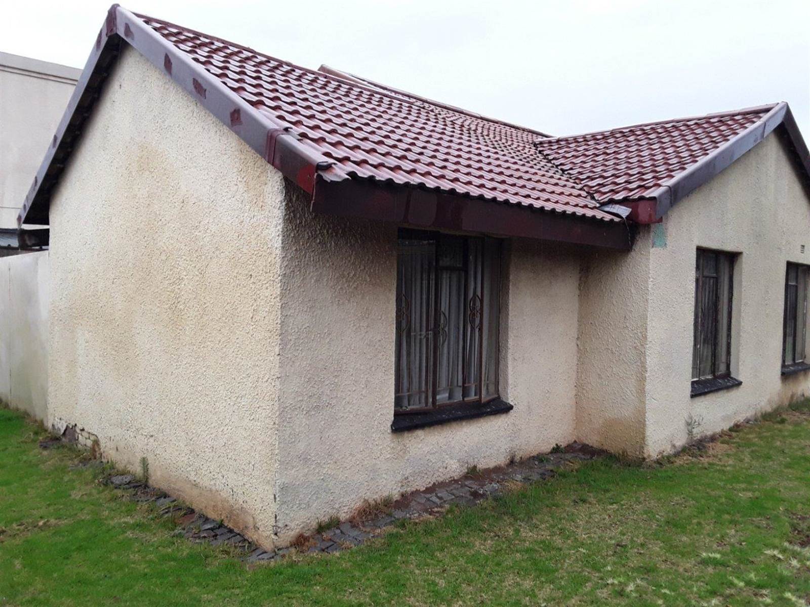 3 Bed House in Naledi photo number 3