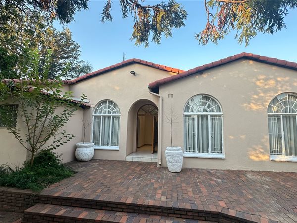 5 Bedroom House 5 Bedroom House