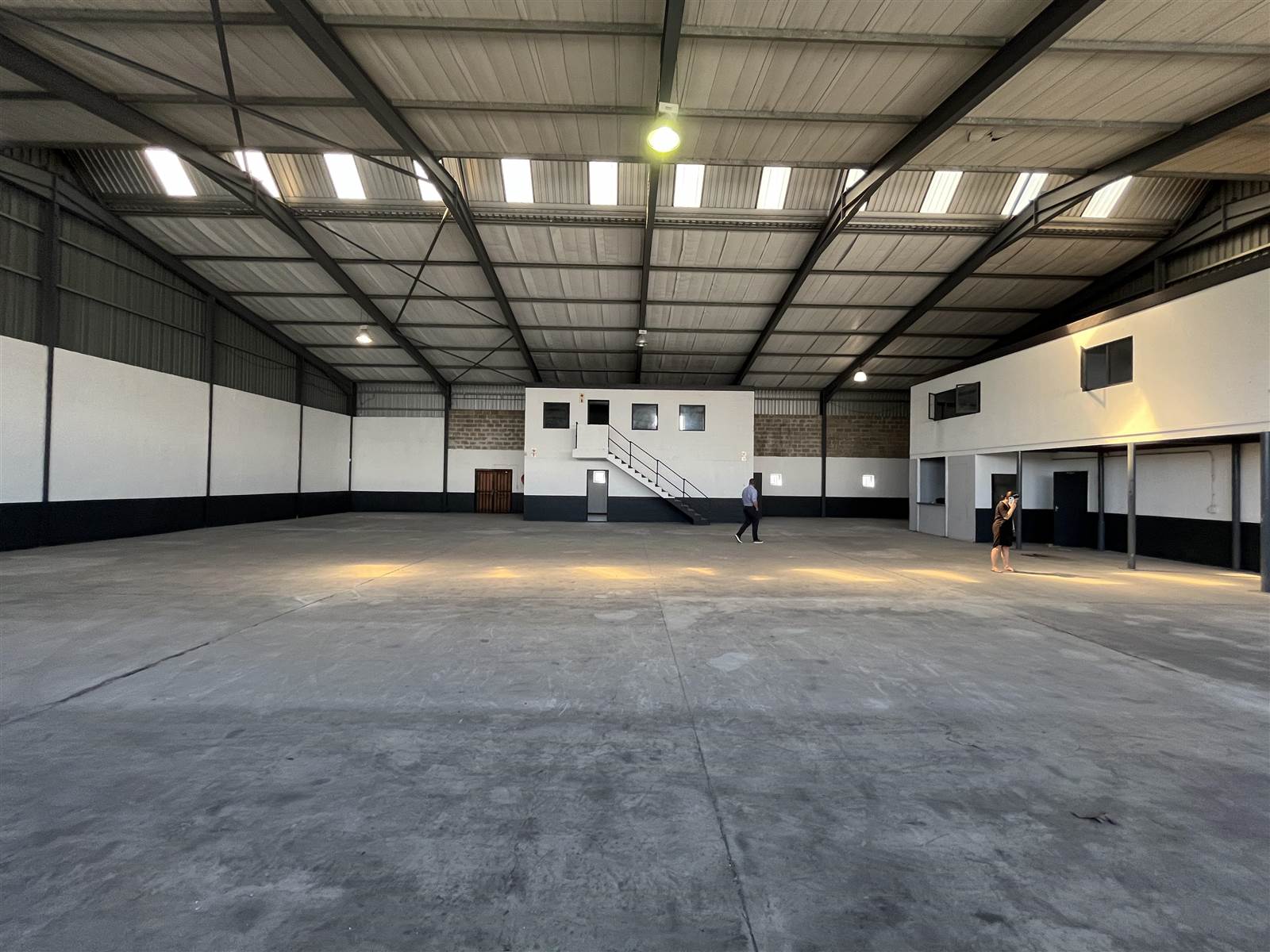 1104  m² Industrial space in Airport Industria photo number 4