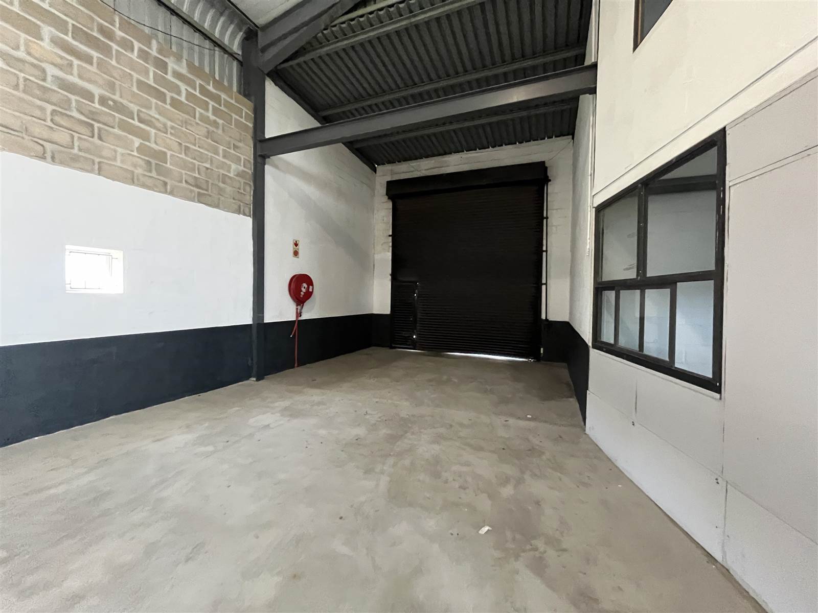 1104  m² Industrial space in Airport Industria photo number 22