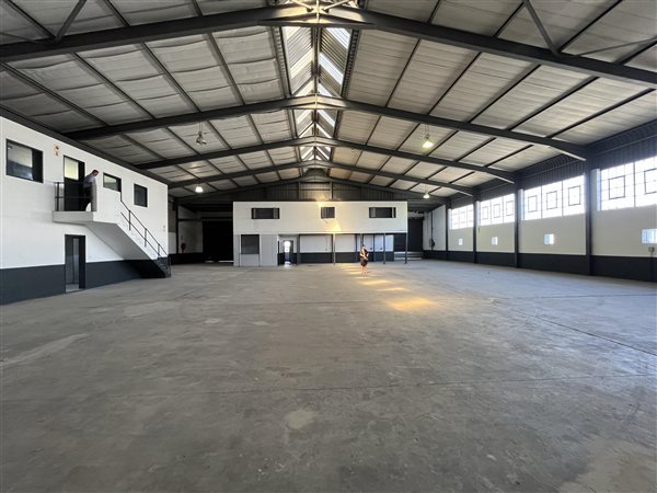 1104  m² Industrial space