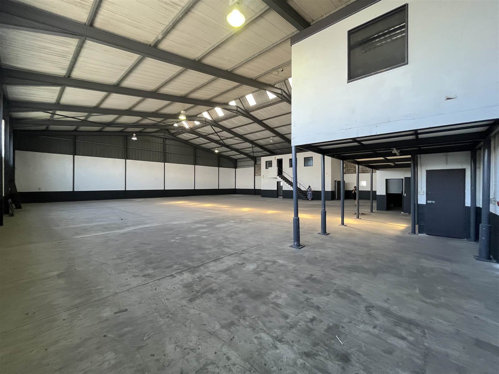 1104  m² Industrial space in Airport Industria photo number 16