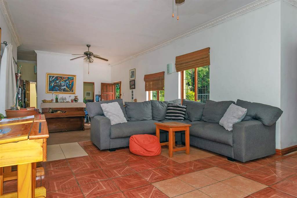 4 Bed House in Kloof photo number 13