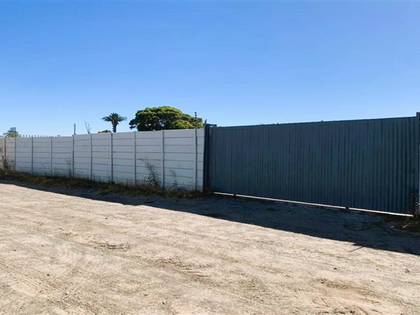 350  m² Commercial space in Philippi