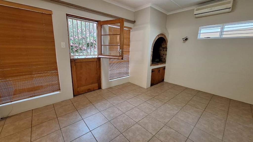 3 Bed Townhouse in Robertson photo number 9