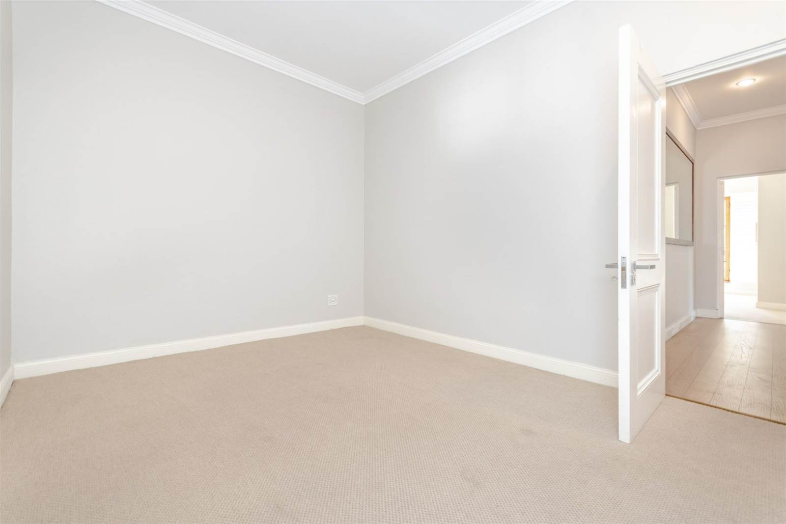 2 Bed Apartment in Morningside photo number 15
