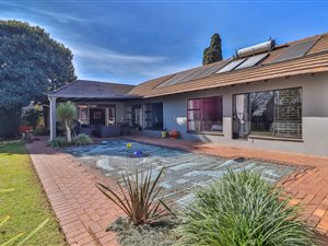 5 Bed House in Parkrand