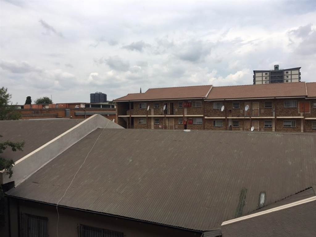 1 Bed Apartment in Kempton Park Central photo number 18