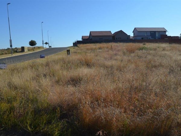 932 m² Land 932 m² Land