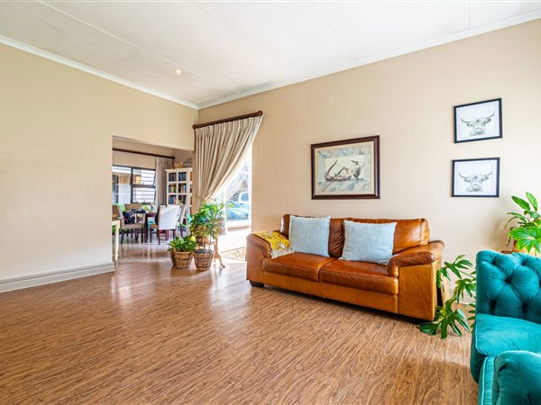4 Bedroom House 4 Bedroom House