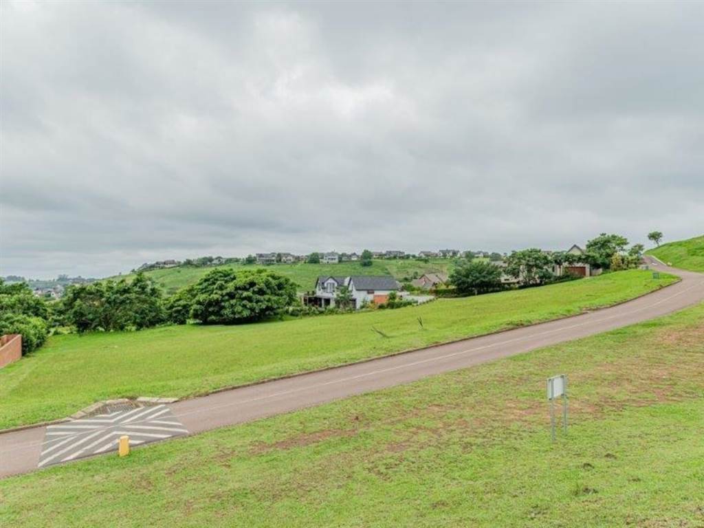 1050 m² Land available in Cotswold Downs Estate photo number 9