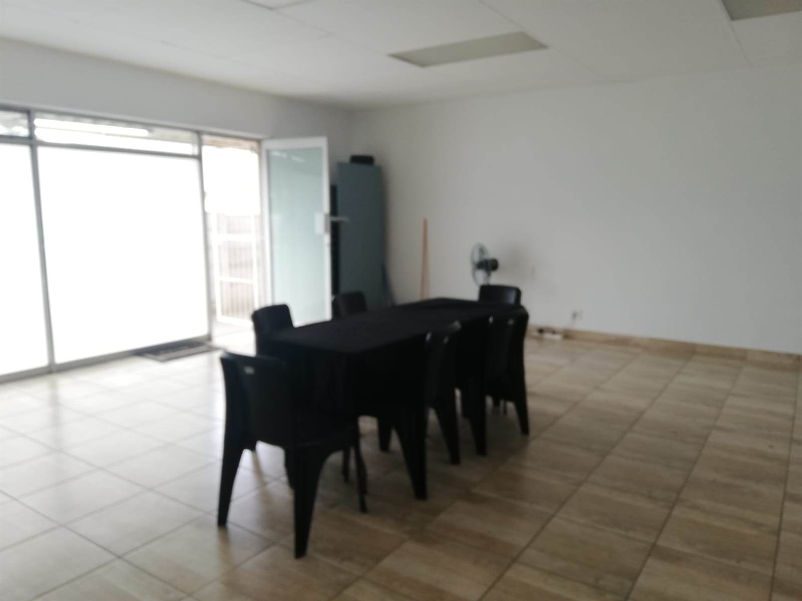 50  m² Office Space in Parow North photo number 5