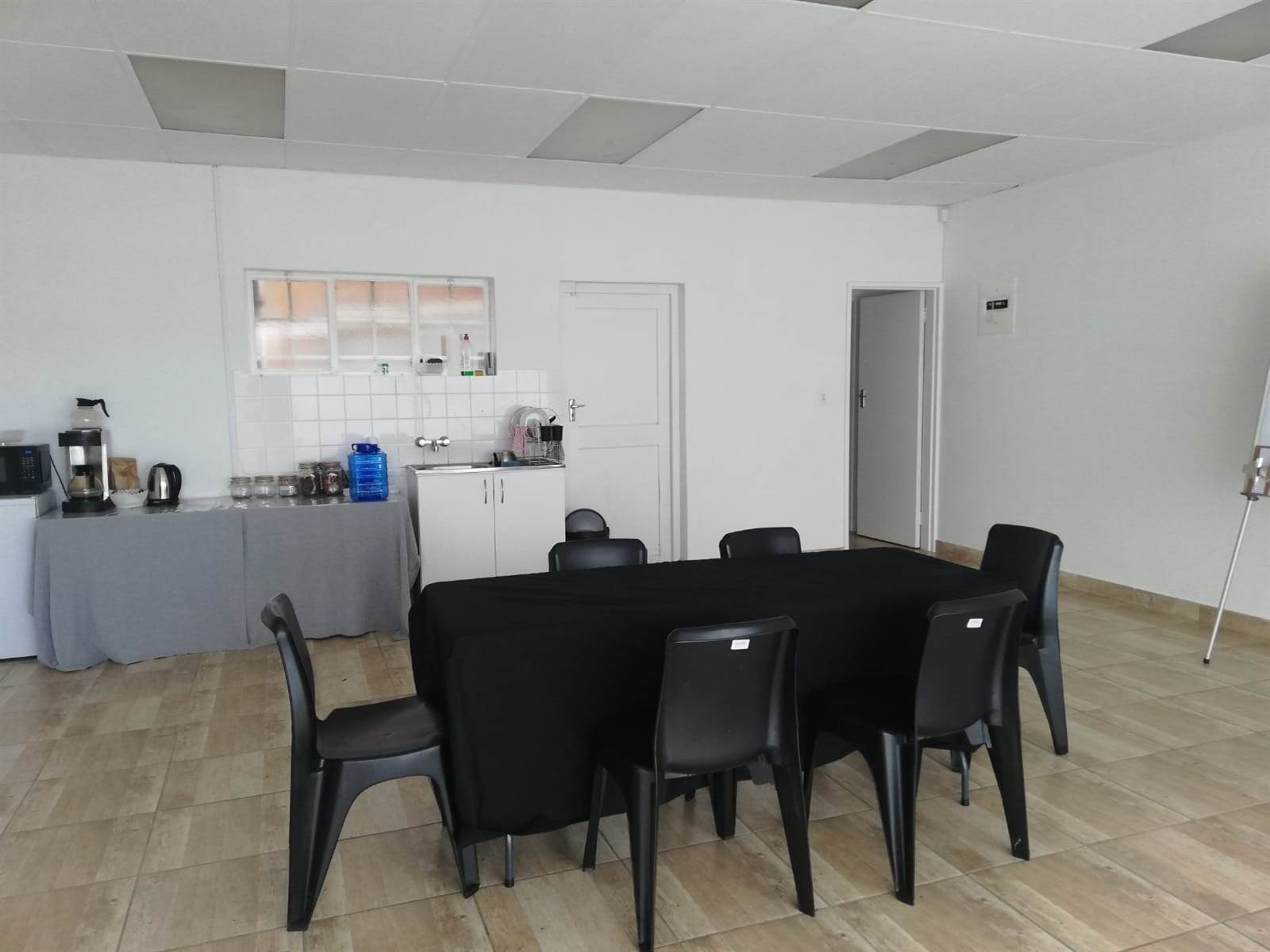 50  m² Office Space in Parow North photo number 8