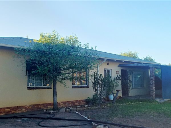 4 Bedroom House 4 Bedroom House