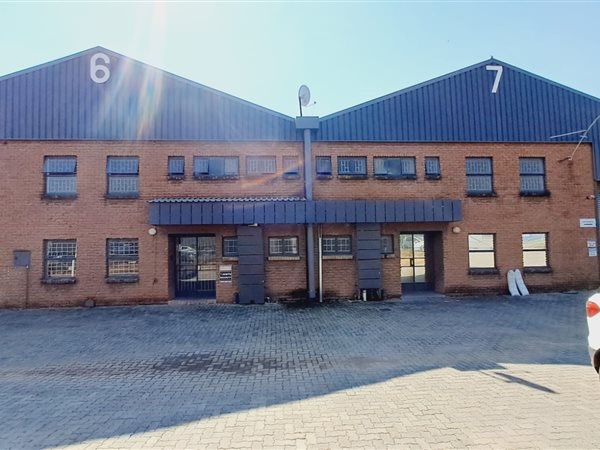 319 m² Industrial space 319 m² Industrial space