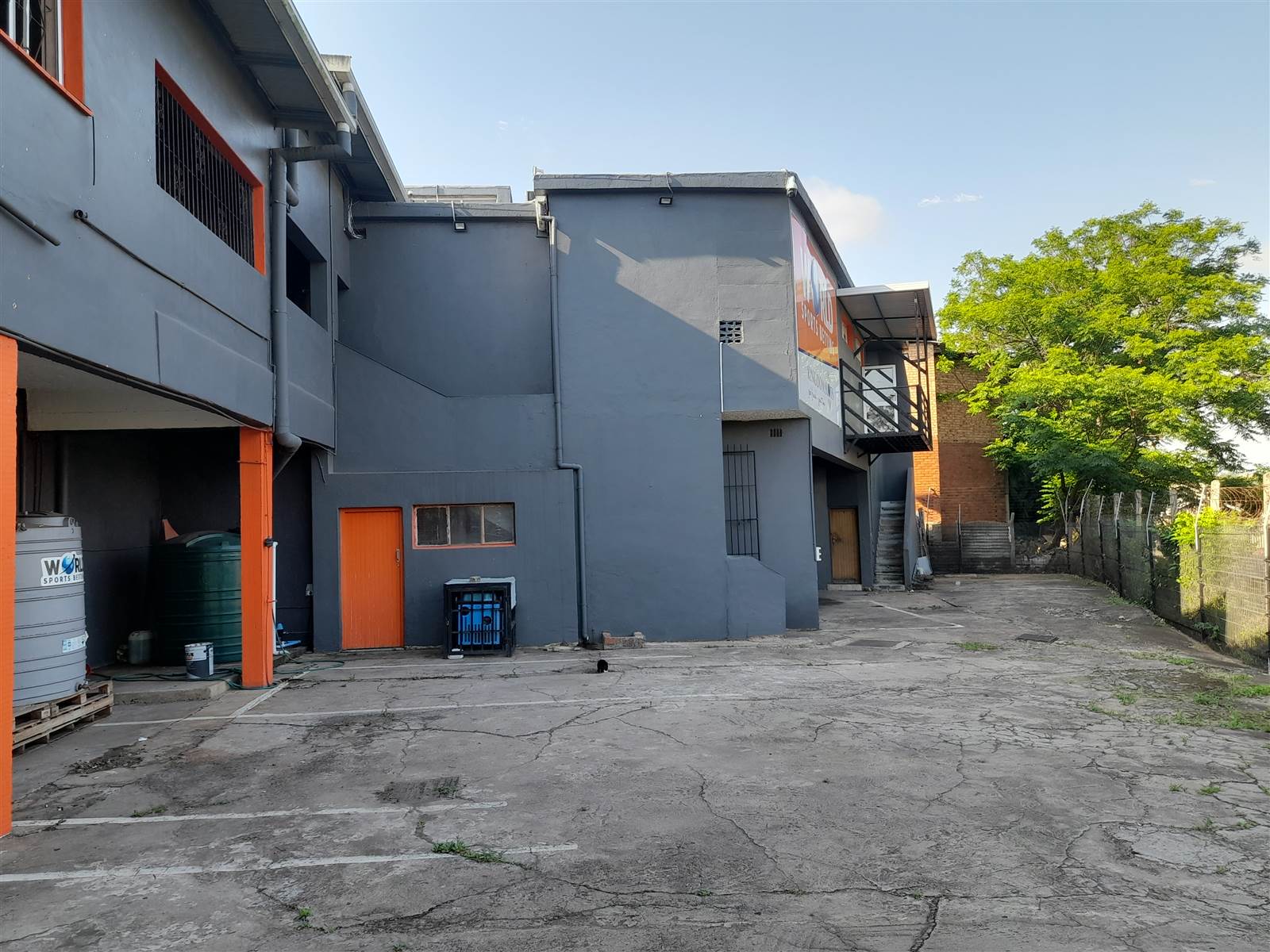 980  m² Commercial space in Tongaat Central photo number 3
