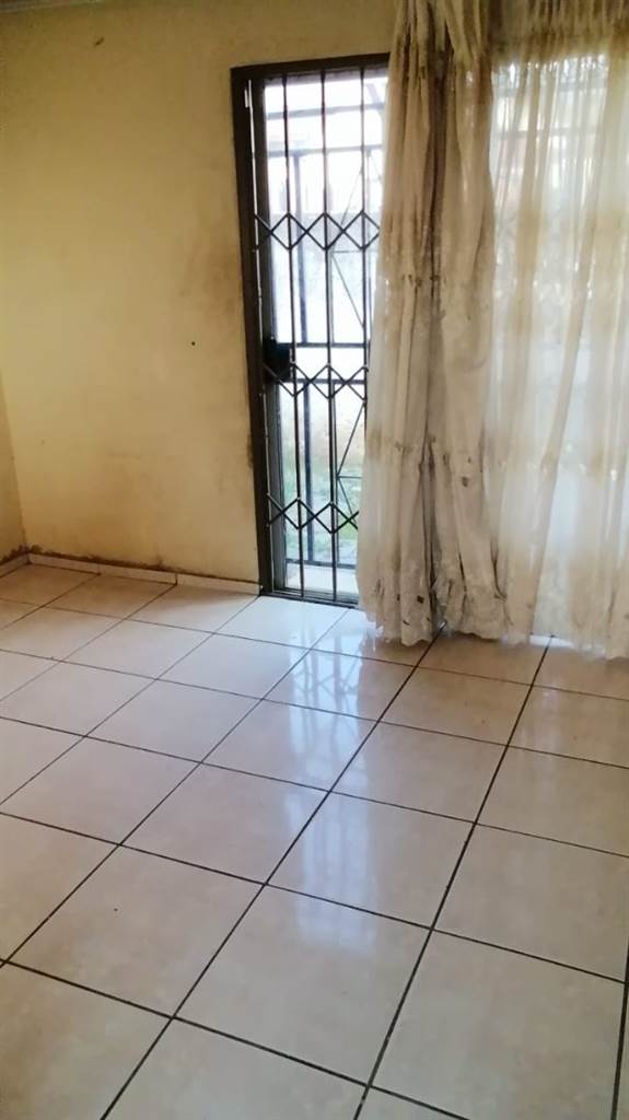 3 Bed House in Mabopane photo number 6