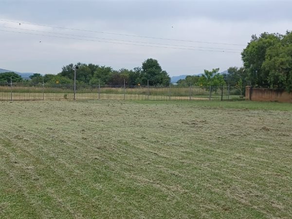 981 m² Land available in Melodie