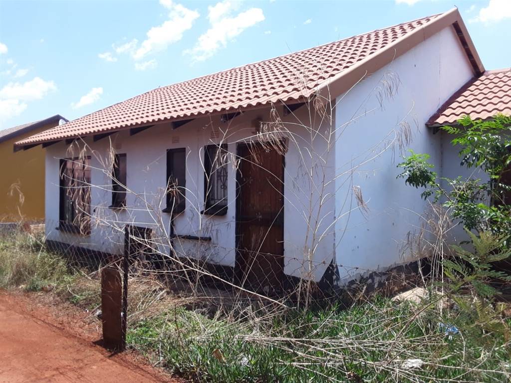 3 Bed House in Boitekong photo number 10