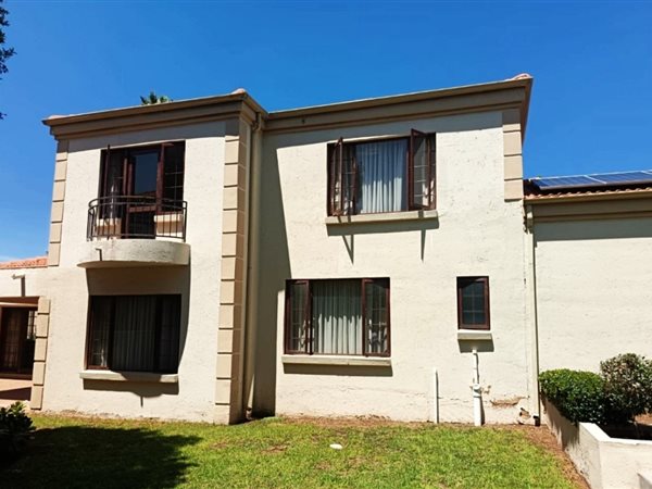 4 Bedroom Townhouse 4 Bedroom Townhouse