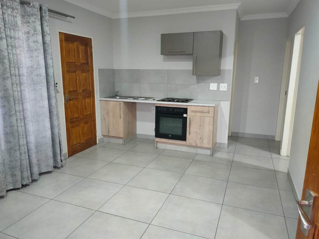 3 Bed House in Daggafontein photo number 1