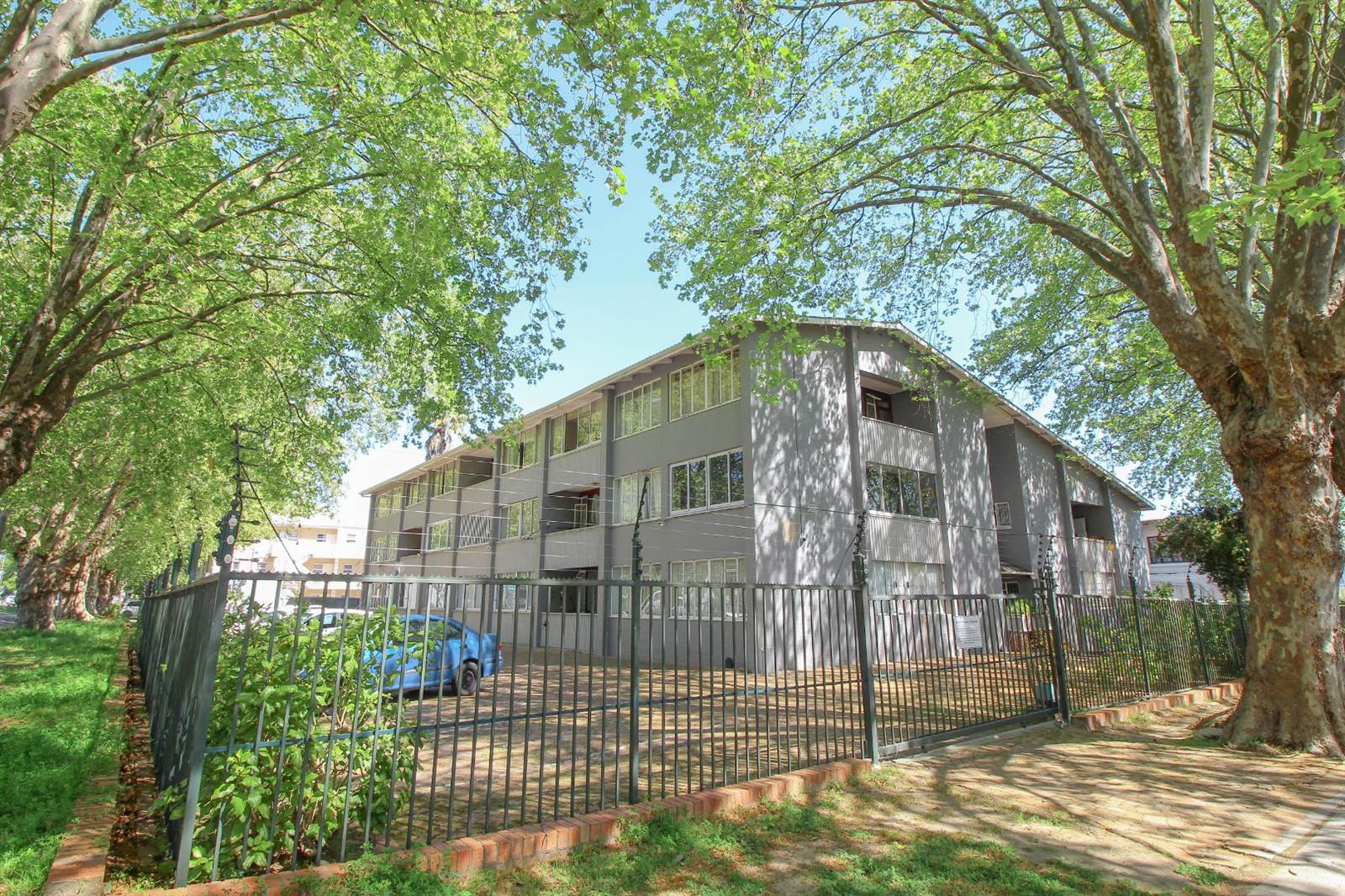 2 Bed Apartment in Stellenbosch Central photo number 1