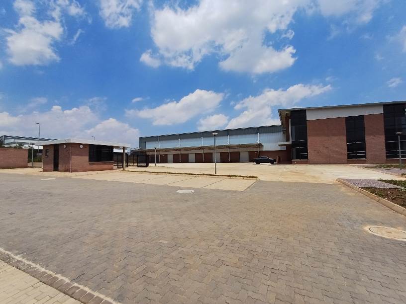 5924  m² Industrial space in Olifantsfontein photo number 1