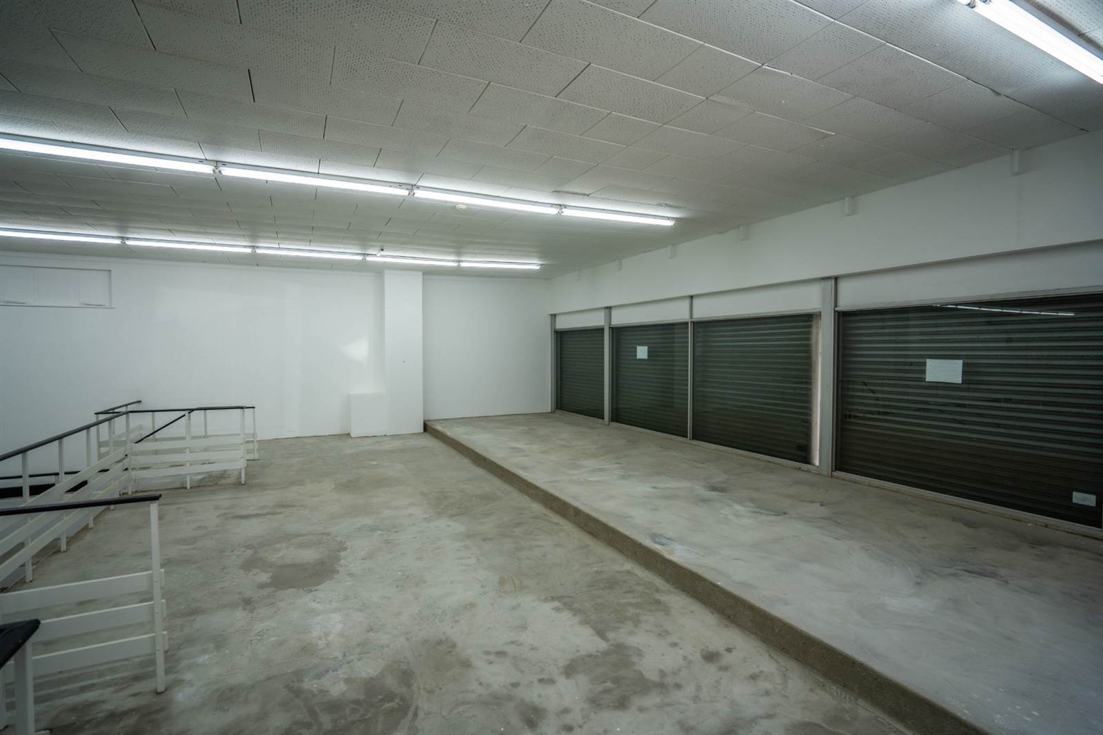 900  m² Retail Space in East London Central photo number 9