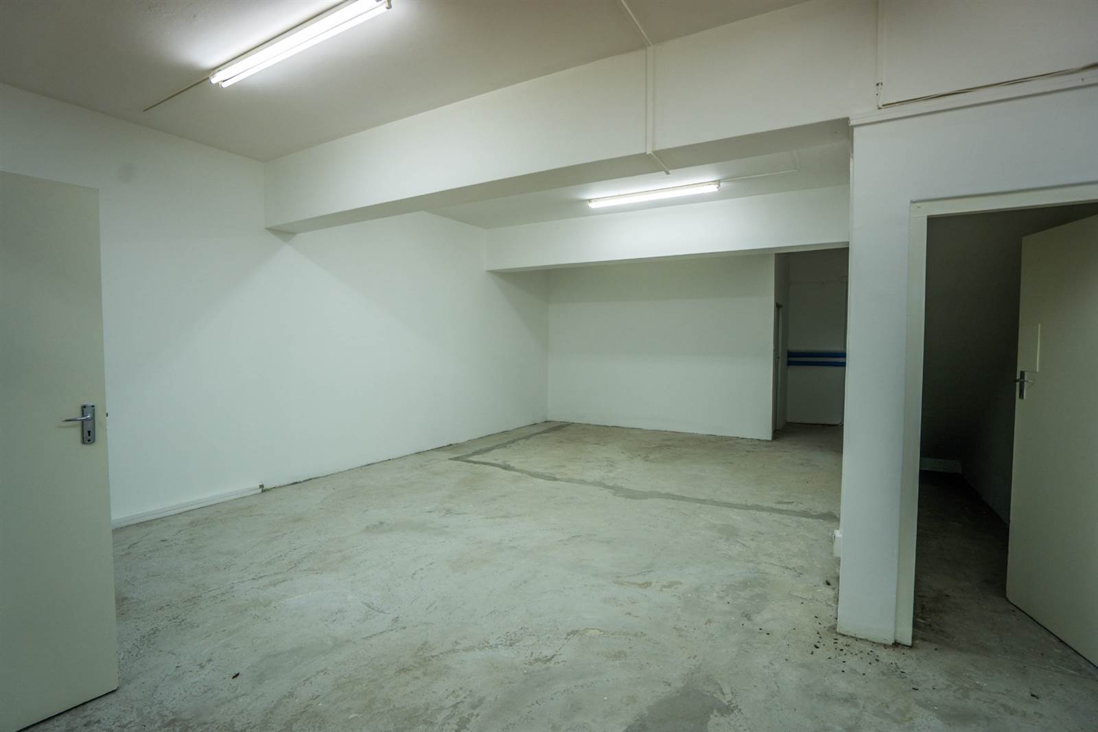 900  m² Retail Space in East London Central photo number 20