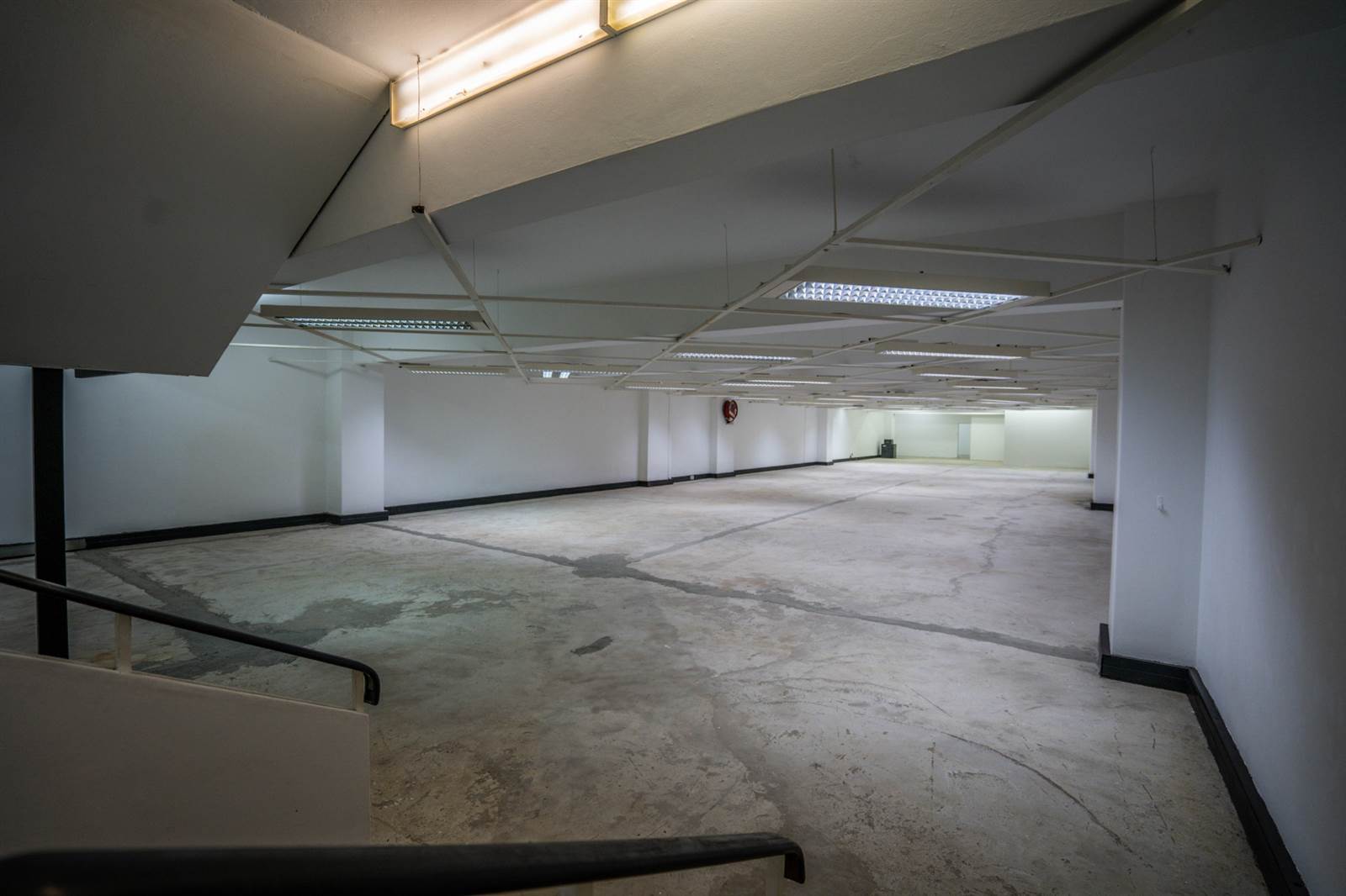 900  m² Retail Space in East London Central photo number 13