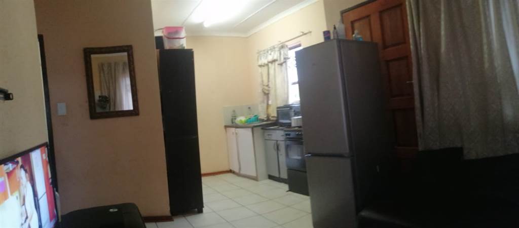 2 Bed House in Rethabile Gardens photo number 5