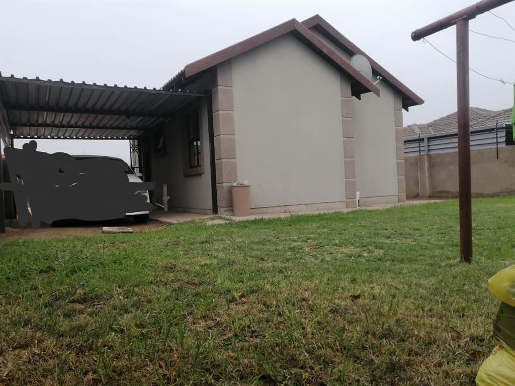 2 Bed House in Rethabile Gardens photo number 13