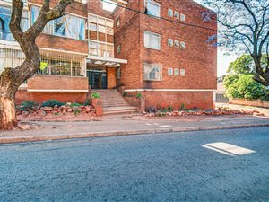 3 Bed Apartment in Bellevue