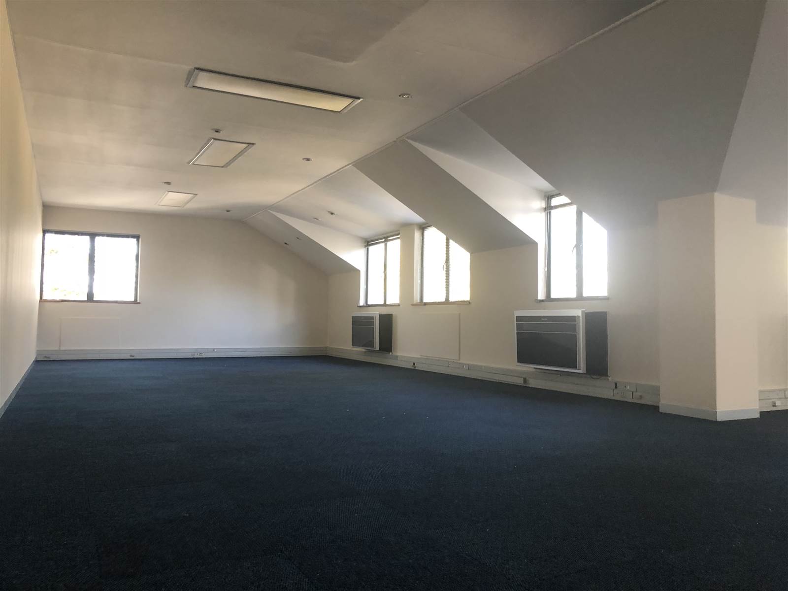335  m² Commercial space in Rivonia photo number 11
