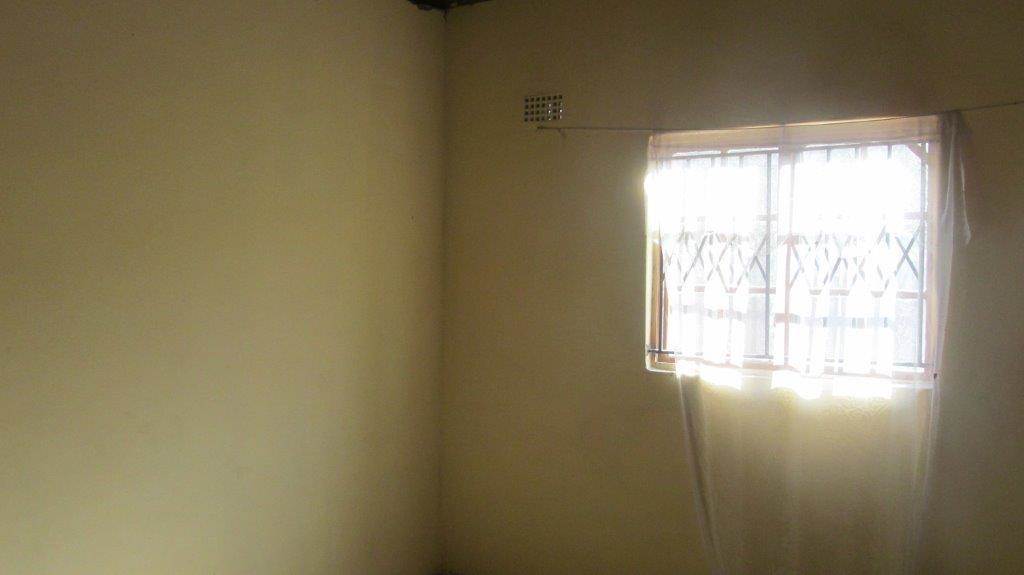 3 Bed House in Umlazi photo number 11